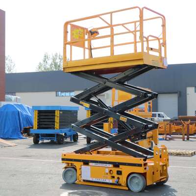 acheter 10m Mobile Electric Scissor Lift Tables Self Propelled Scissor Lift Platform fabrication en ligne