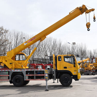 acheter 8 tonnes hydraulique Téléscopic Boom Truck Cranes Pour la Construction fabrication en ligne